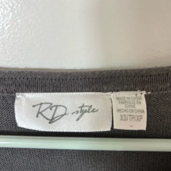 RD Style Women’s Long-Sleeve Camo Top - Gray & Black - Picture 2 of 2